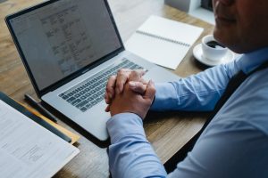 Can AI Create My Estate Plan, image of man working on a laptop